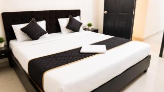 Golden leaf Hotel - 1