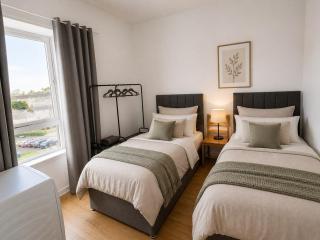 5 Bed, Free Park Multiple Van, 1Mile from City Centre - 8