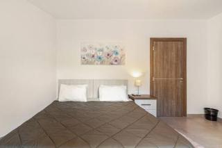 Eureka Mansions - Stylish, Spacious & Elegant - 2