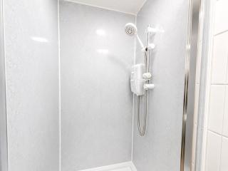 2BR West End, Sleeps 4, Free Parking - 2