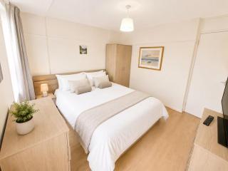 3BR, Free Parking, Near City Centre & Motorways - 8
