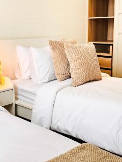 Title Halo 2-Bedroom Pool Access Suite by TVC MA109 - 1