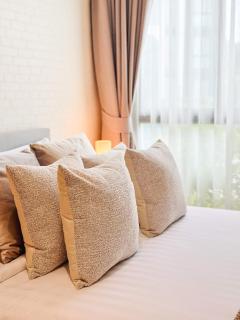 Title Halo 2-Bedroom Pool Access Suite by TVC MA109 - 5
