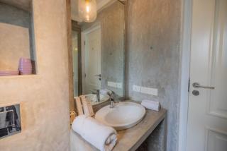 Modern 2BHK in Siolim with Pool & near hotspots by HIREAVILLA - 2