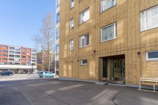 Free Parking & Private Balcony - 5
