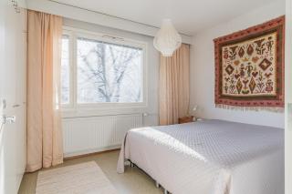 Free Parking & Private Balcony - 1