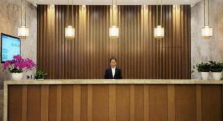 Home Inn Plus Shanghai Middle Ring Jinshajiang Road Fengzhuang Metro Station - 1
