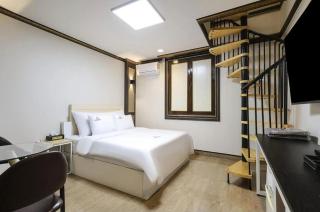 Lounz Stay Hotel Hwasoon - 1