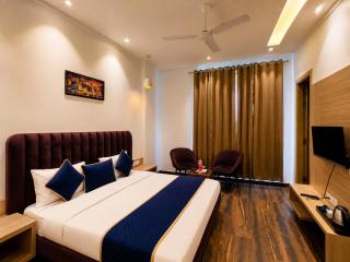 Hotel Diamond MBS Amritsar # Lift # Parking Space # Rooftop # Family Rooms - 3