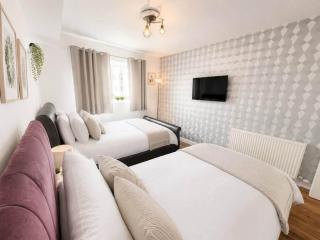 2BR Sleeps 4 - 8