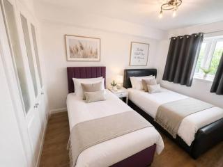 2BR Sleeps 4 - 4