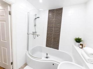 2BR Sleeps 4 - 1