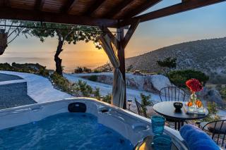 Seaview Wooden Cabin with Jacuzzi - 0