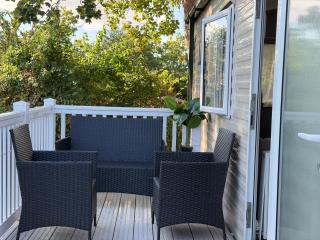 Cabin Sleeps 8 - Free Parking Patio Pool - 2