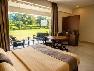 Aadvik Luxury Farmstay - 5