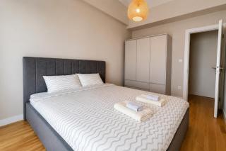 Luxury Residence above Diamond Mall - 3