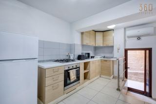 Sliema Central Apartment with Private Street Entrance - 9