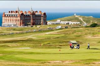 Bredon Court by Signature Stays - Modern - Beach - Parking - 5