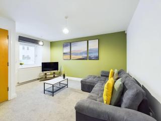 Bredon Court by Signature Stays - Modern - Beach - Parking - 2