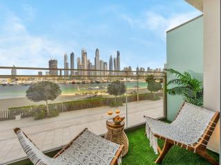 Unique Beach Villa in Dubai Harbour steps to Beach Marina Skyline Views - 6