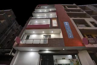 Signature Hotel Noida-62 - 7
