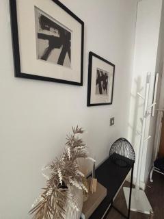 Stylish 2 bed 2 bath City Centre Apartment with Parking - Birmingham - 1