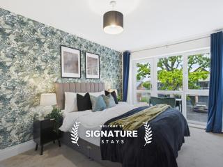 Worcester Retreat by Signature Stays - Pool & Spa - Gym - Modern - 0