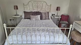 Beeston Bungalow - 8