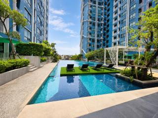 Modern Pool View Stay - The Niche Mono Ratchavipha - 2