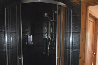 Pet friendly Cabin Sleeps 6 with Parking and Garden - 7