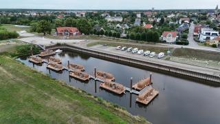 elbwaerts Schwimmende IGLUS - 0