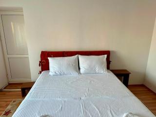 Klv Central Apartment - 5