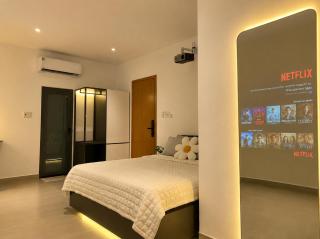 Private & Comfortable Apartment Right Next to the Train Station - 4