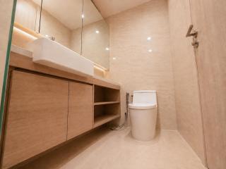 Heart of Thonglor - Stylish Urban Retreat - 2