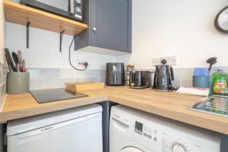 Refurbished Central Studio - 6