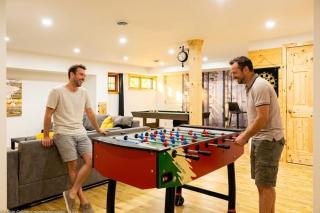 Chalet Brise du Nord with Private Spa and Pool Table & Games - 5