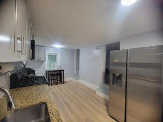 Room in Newark Near EWR & NYC - 3