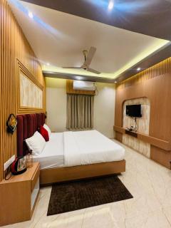 Hotel DJ Palace - Premium Stay Near Jagannath Temple - with Free Wi-fi, Parking, Restaurant Facilities - 1