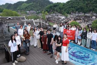 Phoenix Hall Historic Residence with Viral infinity pool rooftop bar Perfect photo spot 堂舍見山百年旧址设计师人文旅居院落 - 1