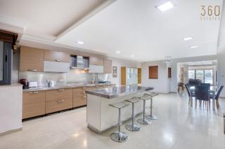 3BR Apartment in Sliema with Harbour Views and Terrace - 3