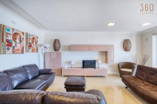 3BR Apartment in Sliema with Harbour Views and Terrace - 9