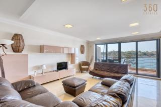 3BR Apartment in Sliema with Harbour Views and Terrace - 2