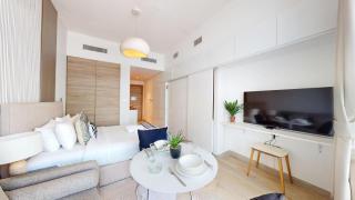 Vacationer Holiday Homes I Gorgeous Studio with City Skyline View I Prime Location in Marina - 8