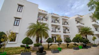 Elegance Resort - 8