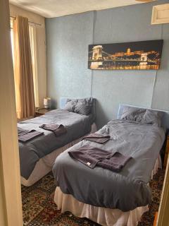 Cowley hotel - 1