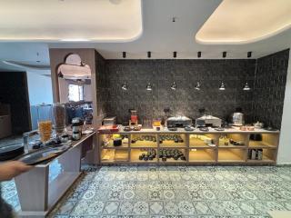 White Panda hotels Shree Radhe - 3