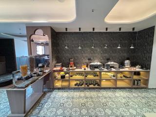 White Panda hotels Shree Radhe - 5