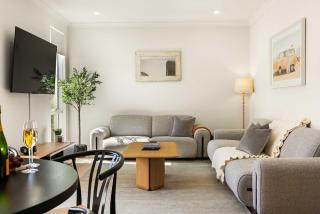 5BR Family Home Mins to Scarborough Beach - 2