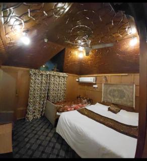 T luxury Heritage houseboat - 4