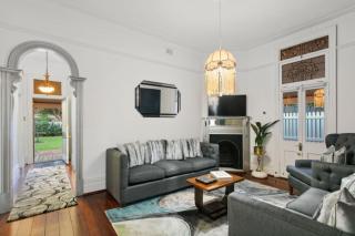 Sapphire House 3BR Art Deco Arcade Fenced Yard - 3